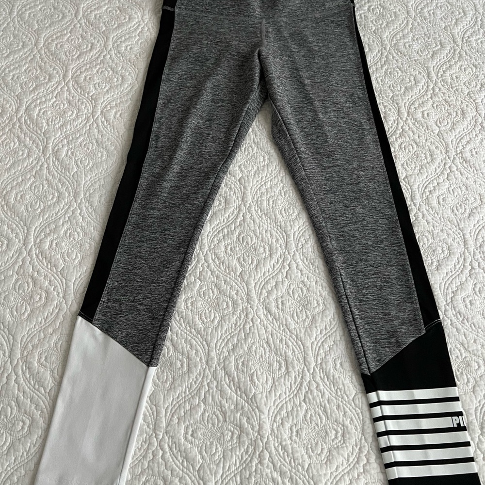 NWTs PINK Ultimate Yoga Leggings